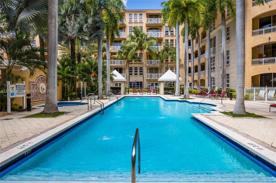 For Sale: $499,000 (2 beds, 2 baths, 1167 Square Feet)