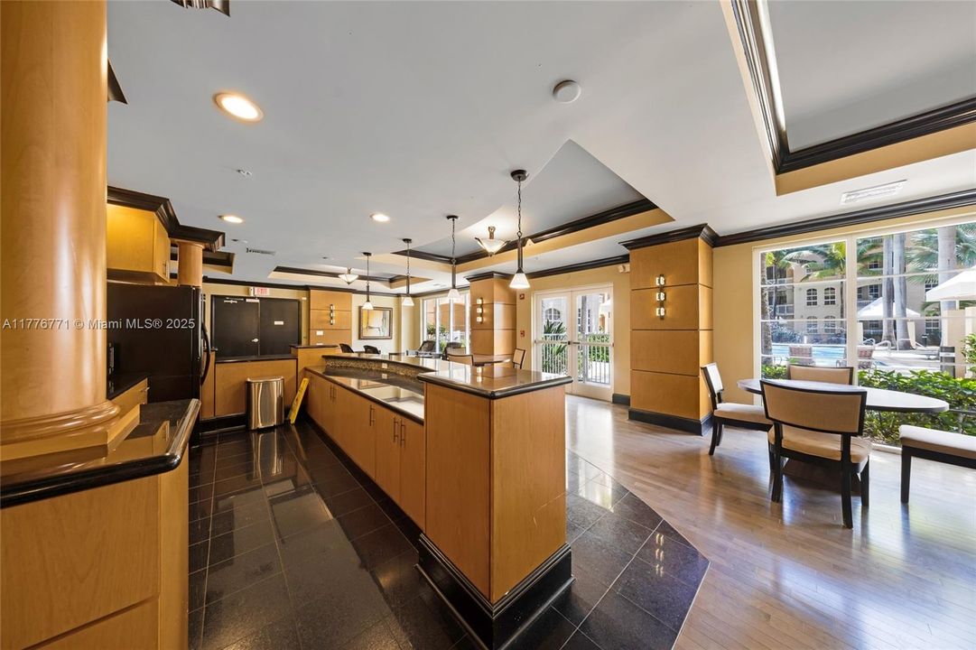 For Sale: $499,000 (2 beds, 2 baths, 1167 Square Feet)