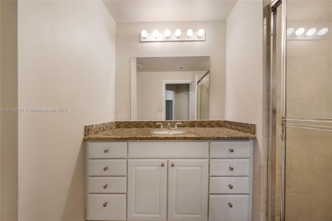 For Sale: $499,000 (2 beds, 2 baths, 1167 Square Feet)