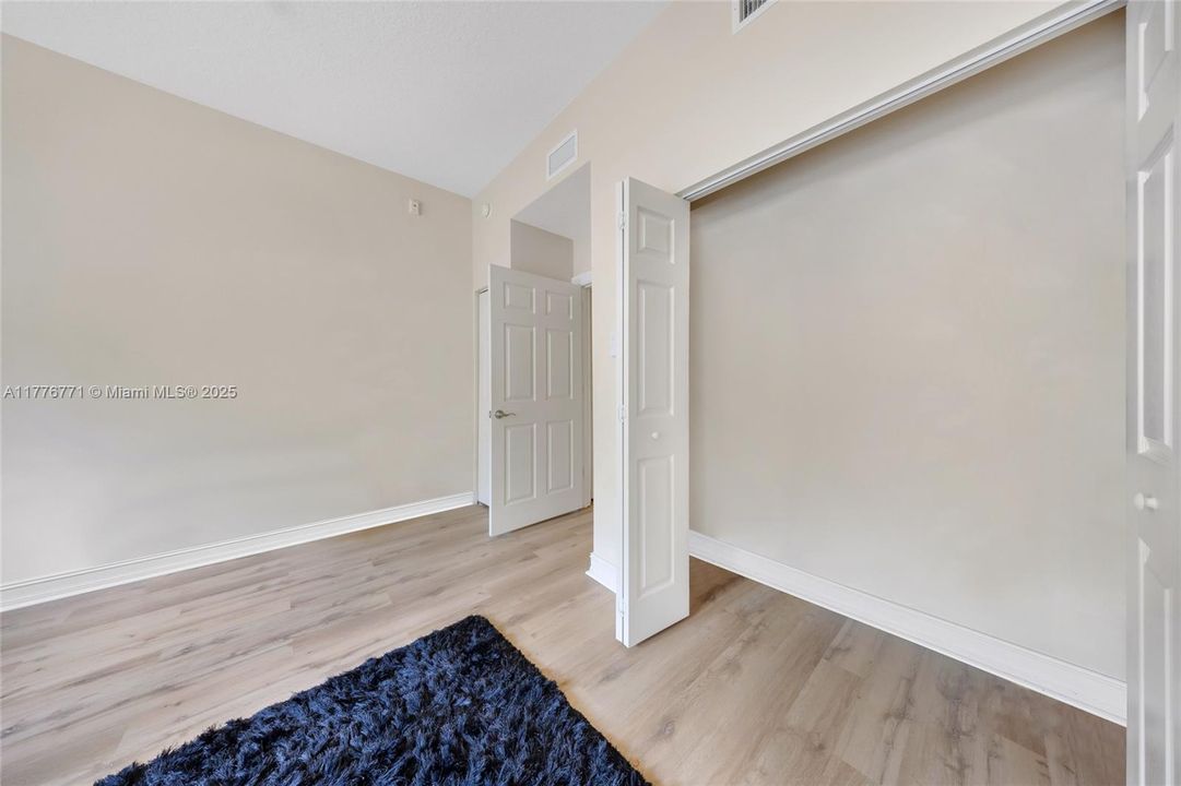 For Sale: $499,000 (2 beds, 2 baths, 1167 Square Feet)