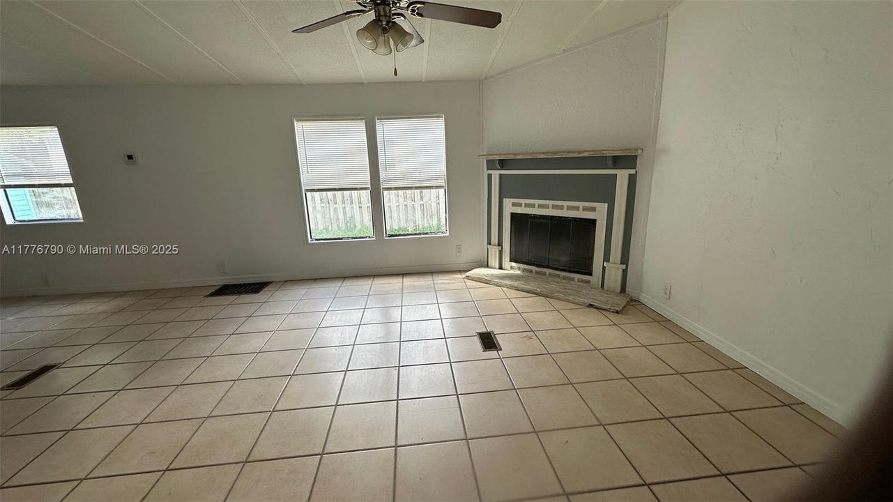 Recently Sold: $182,000 (2 beds, 2 baths, 850 Square Feet)