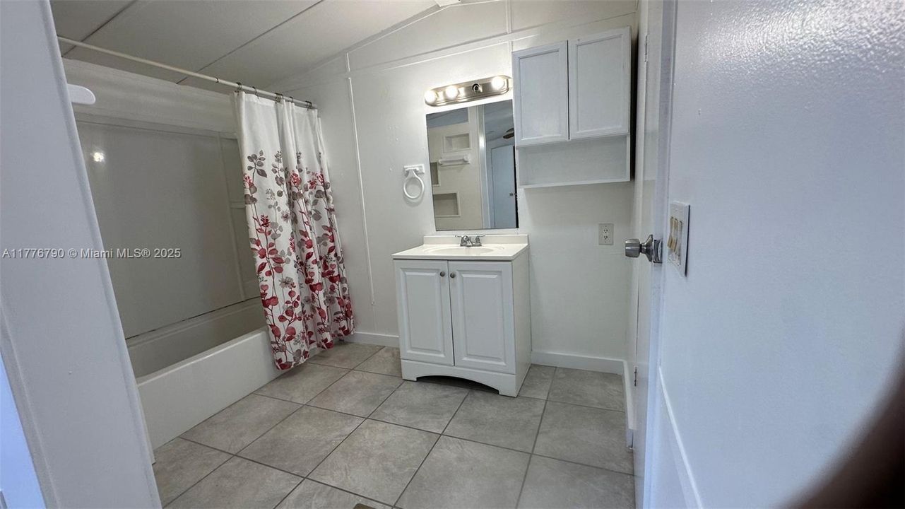 Recently Sold: $182,000 (2 beds, 2 baths, 850 Square Feet)