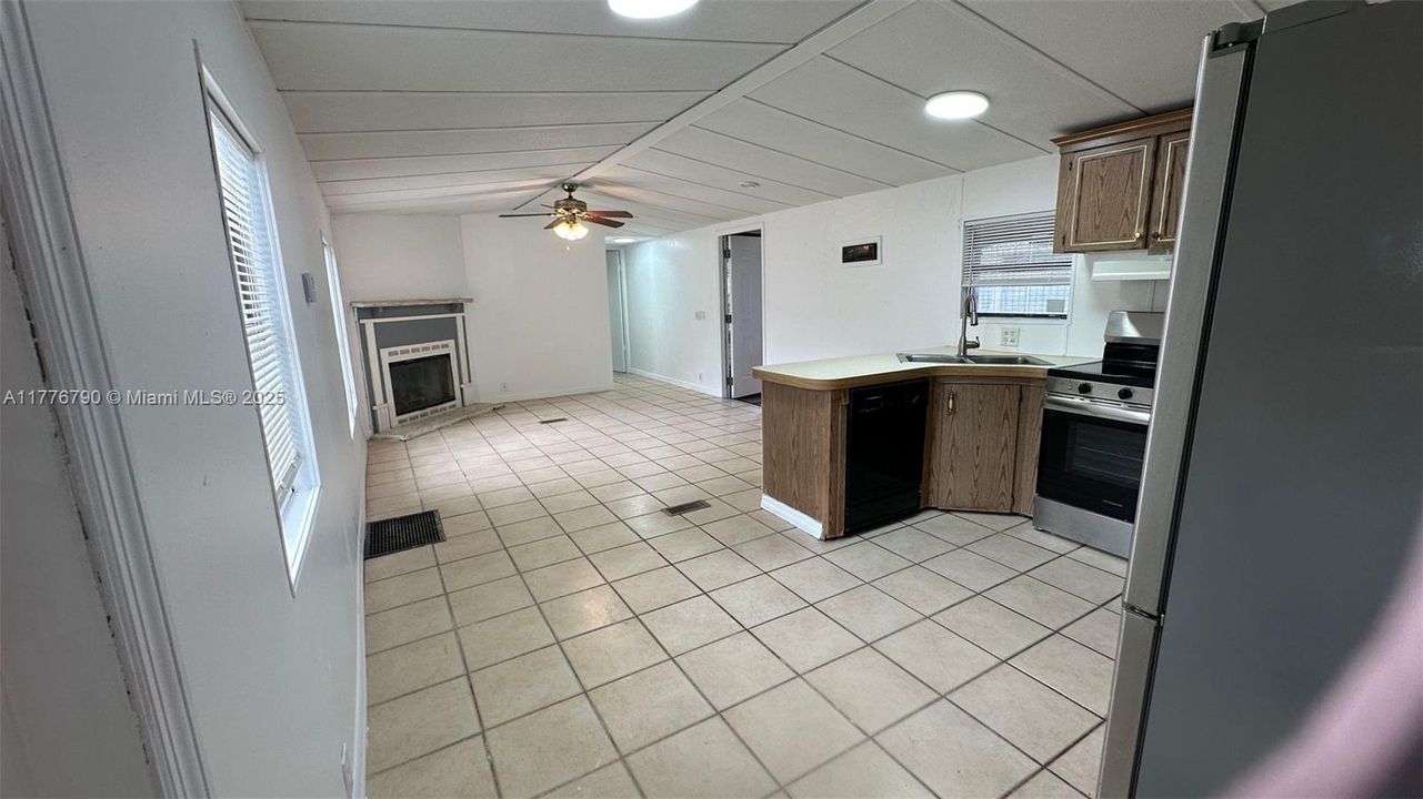 Recently Sold: $182,000 (2 beds, 2 baths, 850 Square Feet)