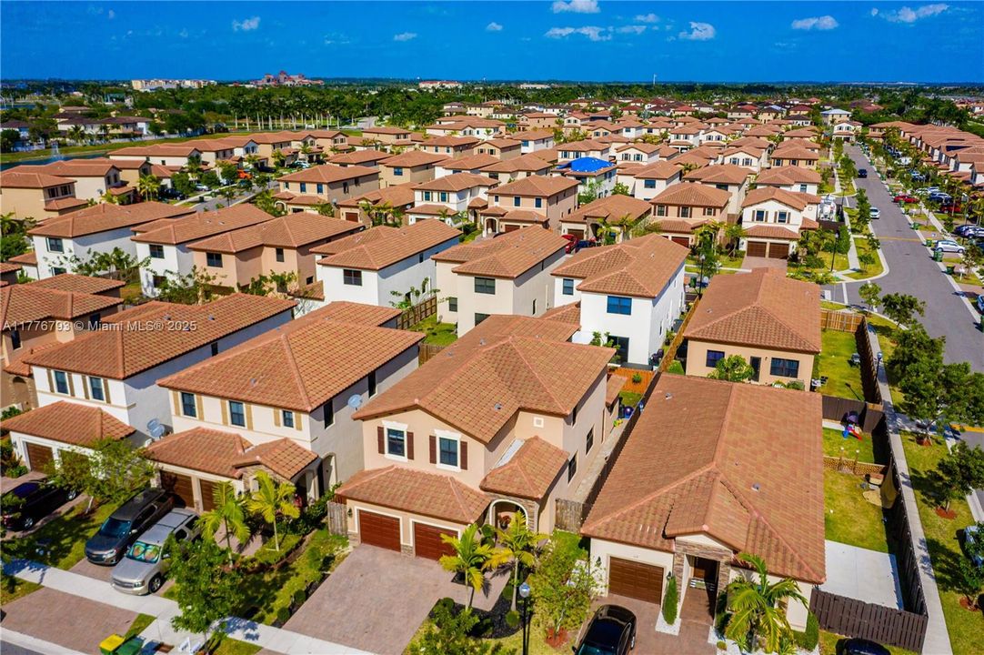 Recently Rented: $3,900 (5 beds, 3 baths, 2894 Square Feet)