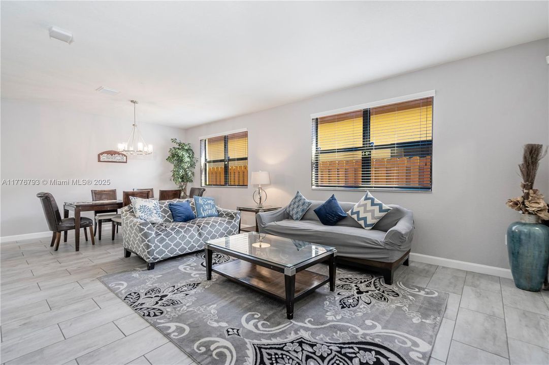 Recently Rented: $3,900 (5 beds, 3 baths, 2894 Square Feet)