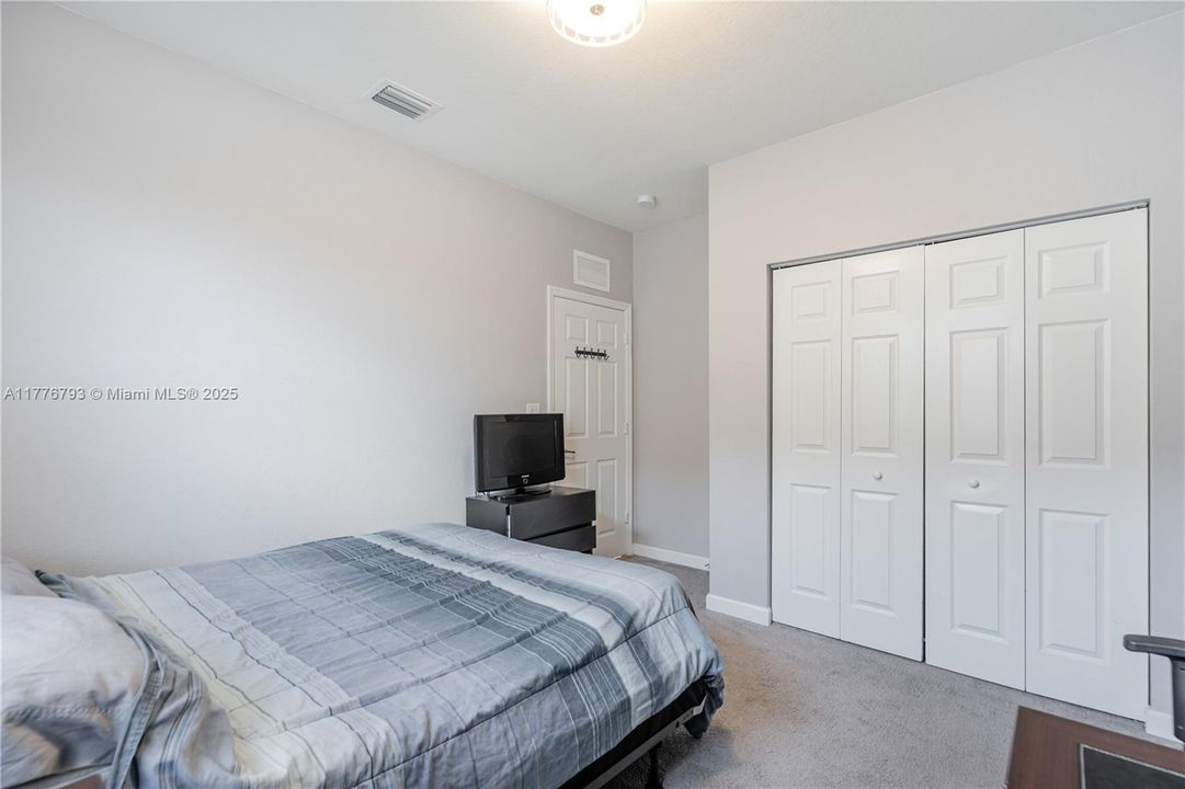 Recently Rented: $3,900 (5 beds, 3 baths, 2894 Square Feet)