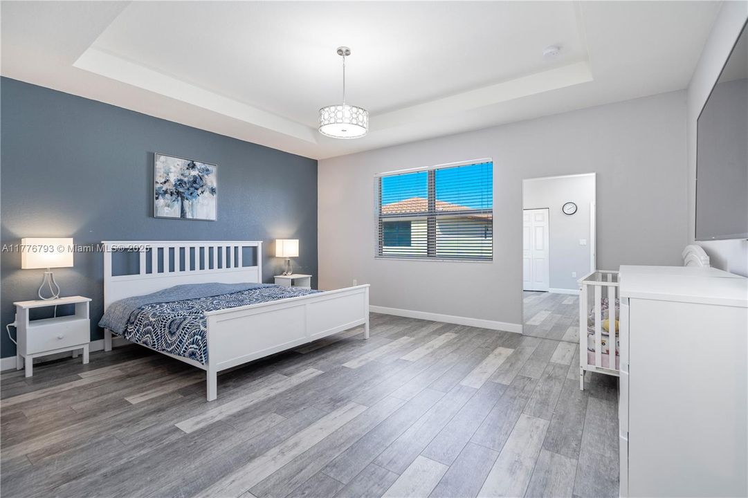 Recently Rented: $3,900 (5 beds, 3 baths, 2894 Square Feet)