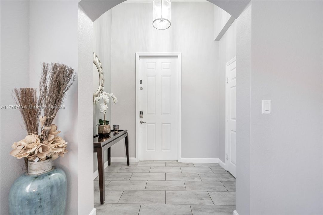 Recently Rented: $3,900 (5 beds, 3 baths, 2894 Square Feet)