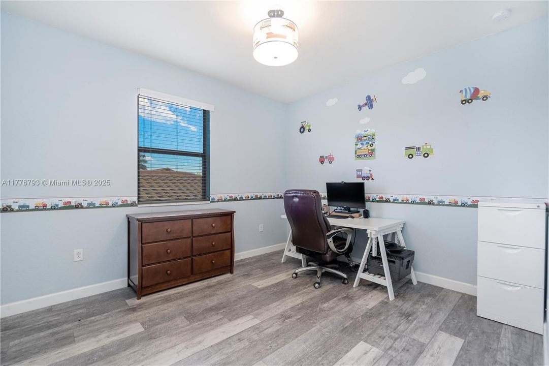 Recently Rented: $3,900 (5 beds, 3 baths, 2894 Square Feet)