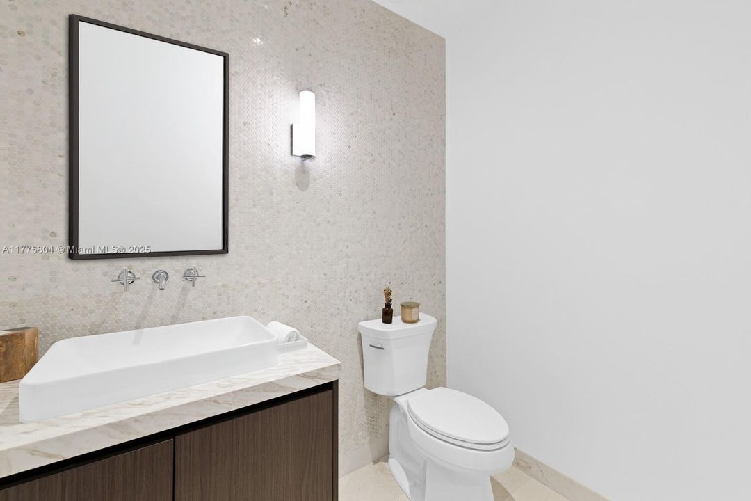 For Sale: $2,290,000 (2 beds, 2 baths, 1434 Square Feet)