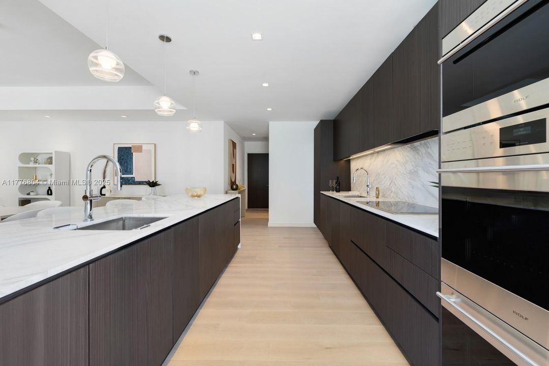 For Sale: $2,290,000 (2 beds, 2 baths, 1434 Square Feet)