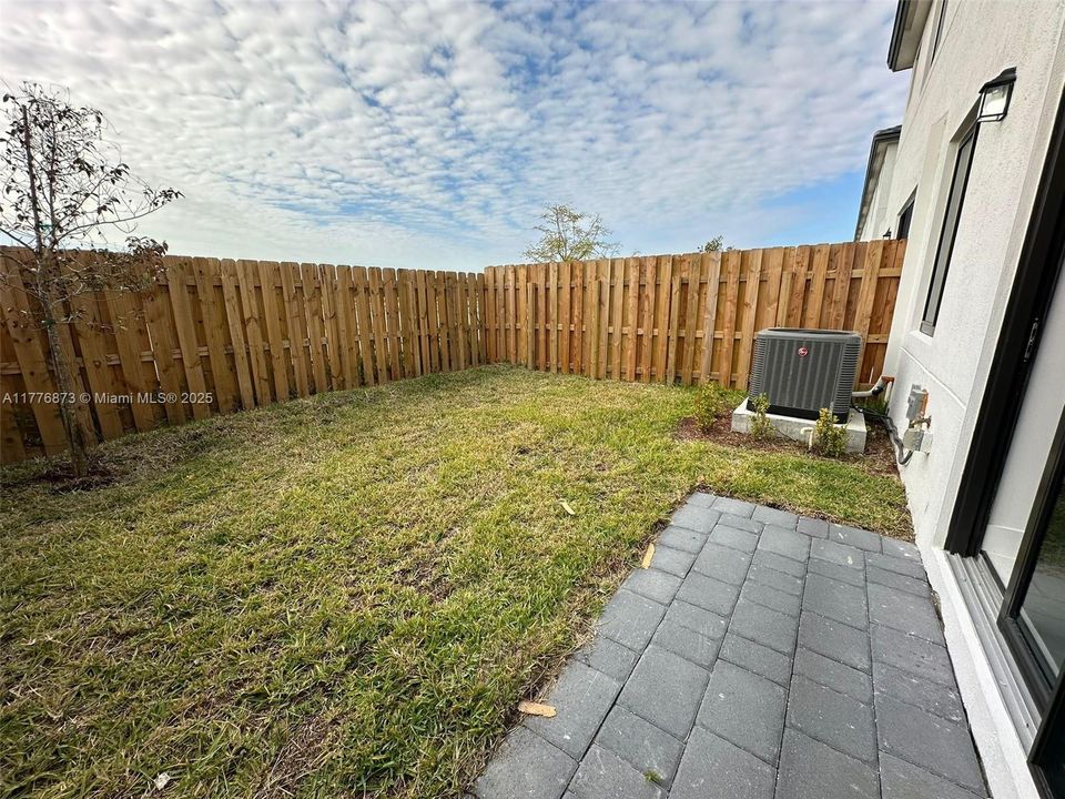 Recently Rented: $2,550 (3 beds, 2 baths, 0 Square Feet)