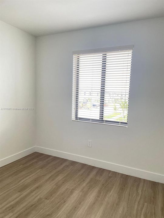 Recently Rented: $2,550 (3 beds, 2 baths, 0 Square Feet)