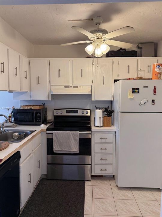 Vendido Recientemente: $145,000 (1 camas, 1 baños, 658 Pies cuadrados)