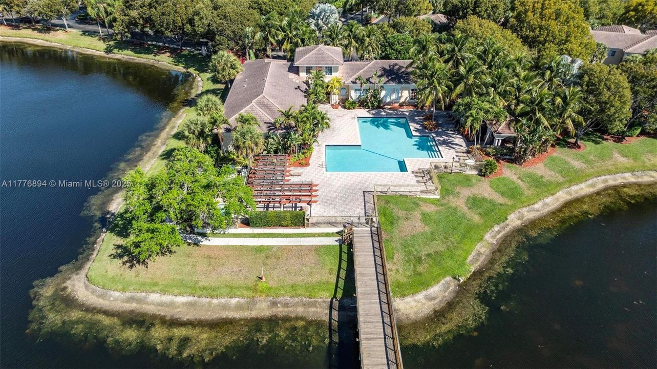 Vendido Recientemente: $345,000 (2 camas, 2 baños, 1080 Pies cuadrados)