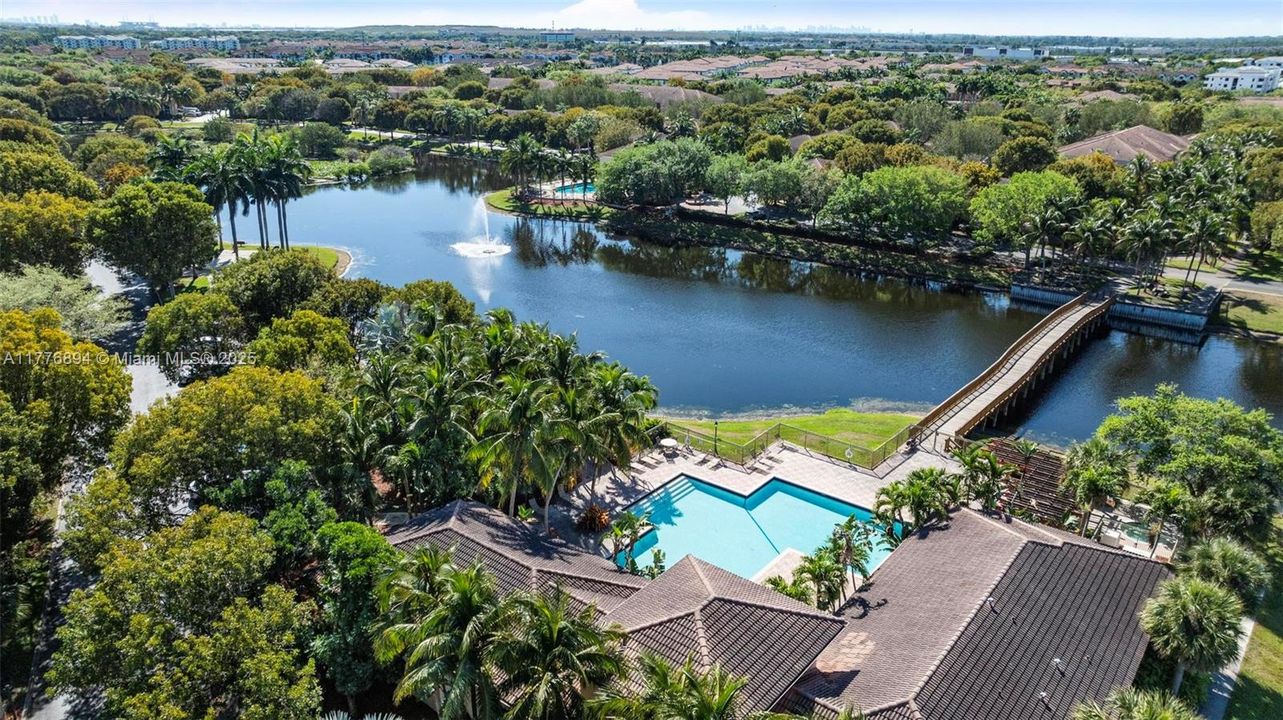 Vendido Recientemente: $345,000 (2 camas, 2 baños, 1080 Pies cuadrados)