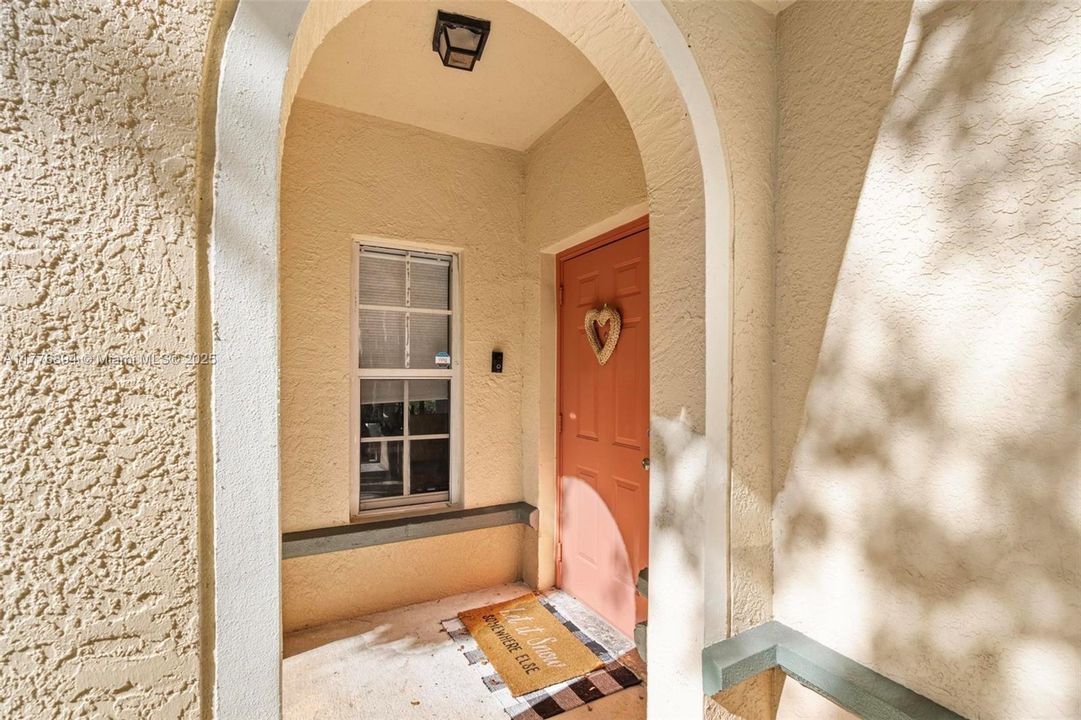 Vendido Recientemente: $345,000 (2 camas, 2 baños, 1080 Pies cuadrados)