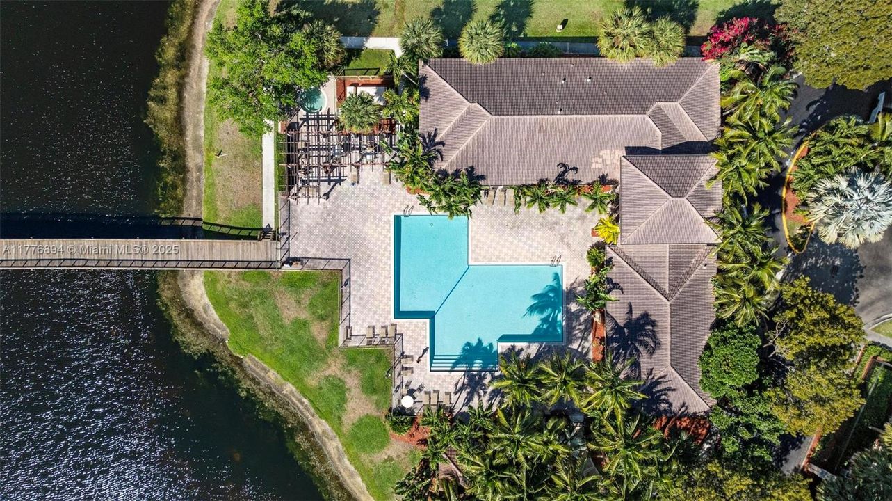 Vendido Recientemente: $345,000 (2 camas, 2 baños, 1080 Pies cuadrados)