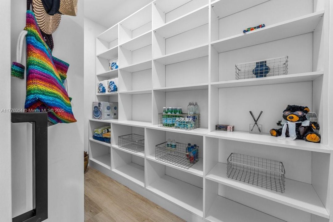 En Venta: $4,800,000 (3 camas, 4 baños, 3312 Pies cuadrados)