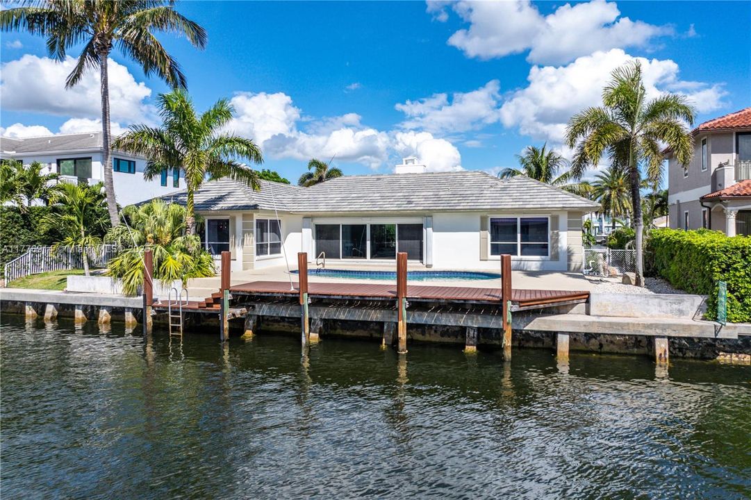 En Venta: $4,800,000 (3 camas, 4 baños, 3312 Pies cuadrados)