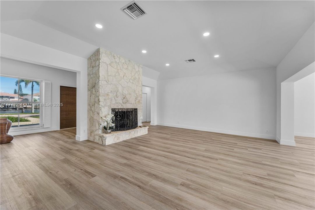 En Venta: $4,800,000 (3 camas, 4 baños, 3312 Pies cuadrados)