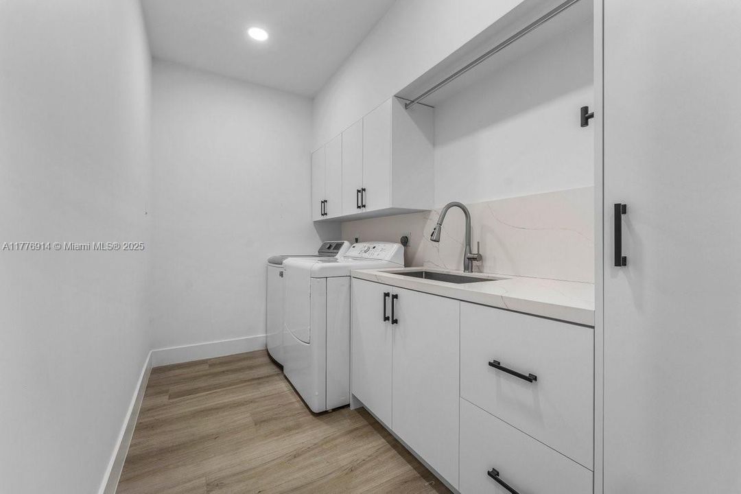 En Venta: $4,800,000 (3 camas, 4 baños, 3312 Pies cuadrados)