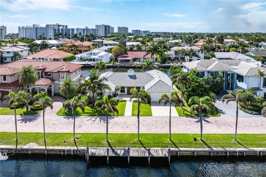 En Venta: $4,800,000 (3 camas, 4 baños, 3312 Pies cuadrados)