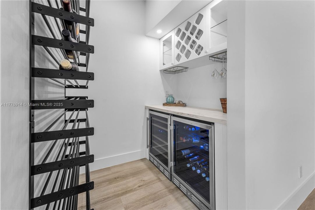 En Venta: $4,800,000 (3 camas, 4 baños, 3312 Pies cuadrados)