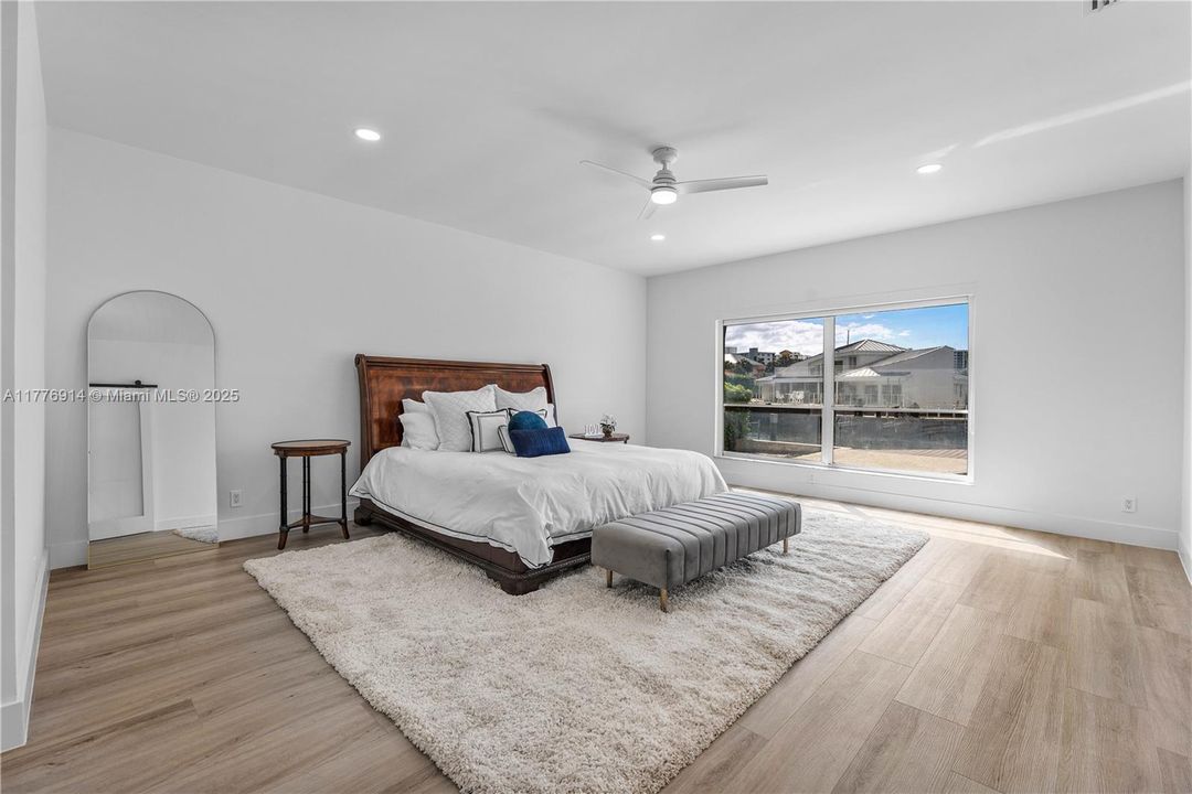 En Venta: $4,800,000 (3 camas, 4 baños, 3312 Pies cuadrados)