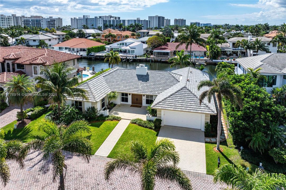 En Venta: $4,800,000 (3 camas, 4 baños, 3312 Pies cuadrados)