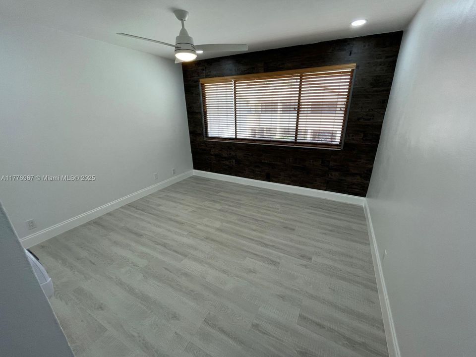 Activo con contrato: $349,900 (3 camas, 2 baños, 1604 Pies cuadrados)