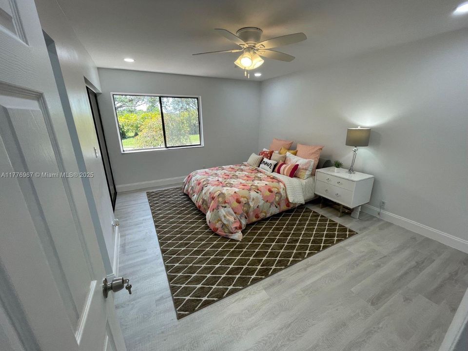 Activo con contrato: $349,900 (3 camas, 2 baños, 1604 Pies cuadrados)