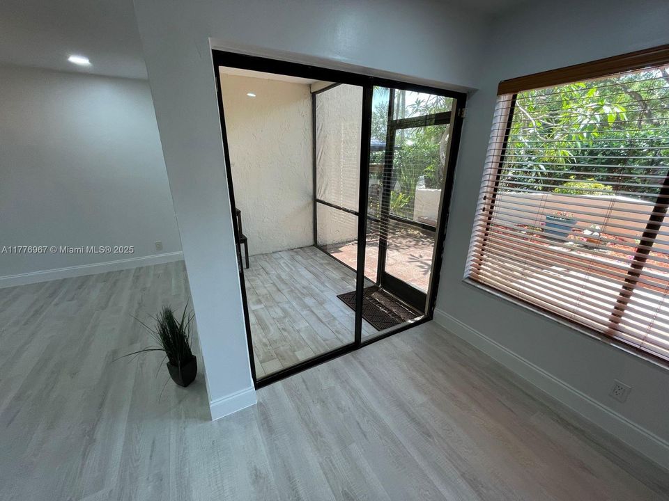 Activo con contrato: $349,900 (3 camas, 2 baños, 1604 Pies cuadrados)