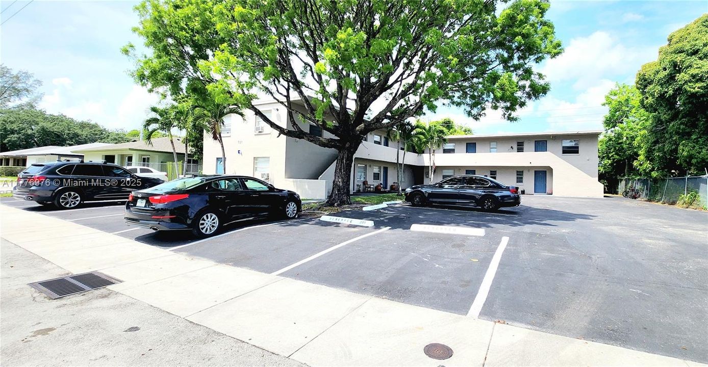 最近售出: $2,095,000 (0 贝兹, 0 浴室, 0 平方英尺)