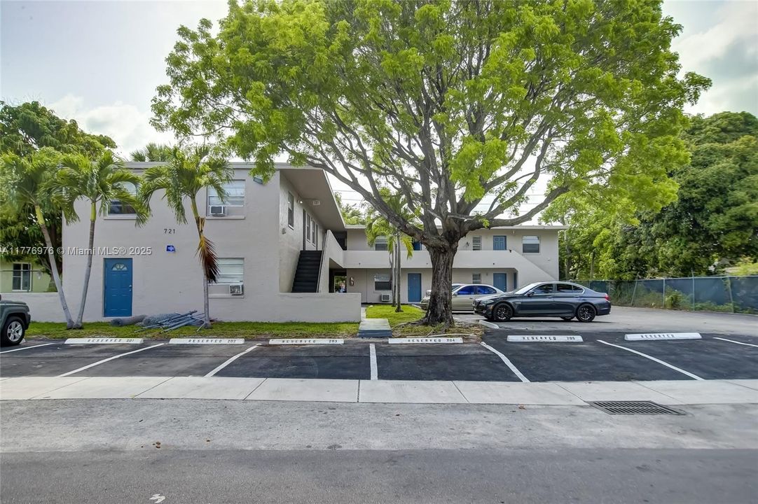 最近售出: $2,095,000 (0 贝兹, 0 浴室, 0 平方英尺)