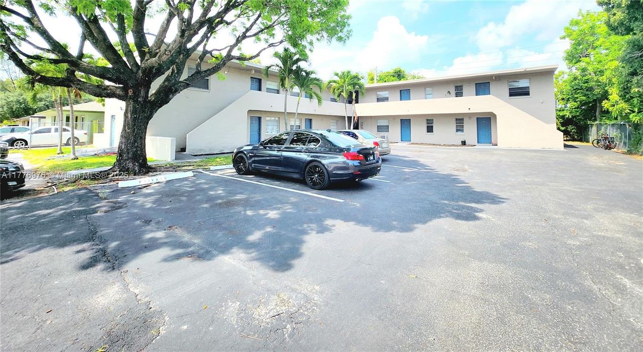 最近售出: $2,095,000 (0 贝兹, 0 浴室, 0 平方英尺)