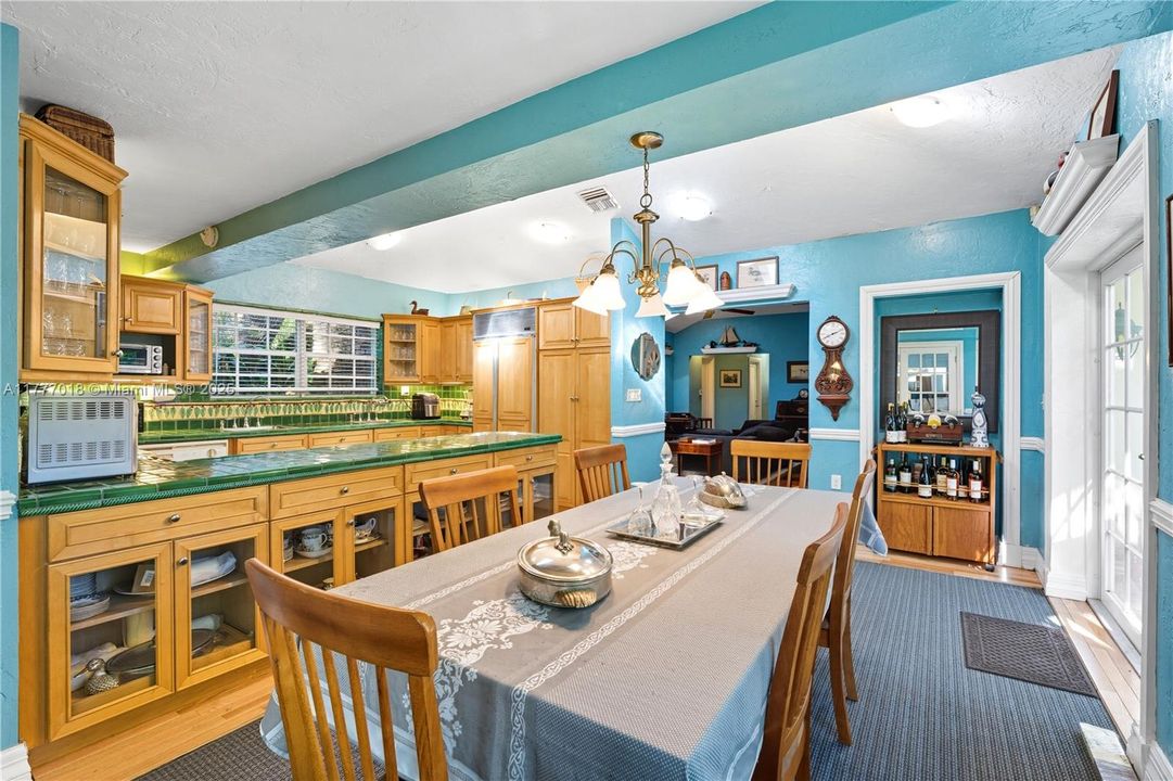 For Sale: $3,400,000 (0.38 acres)