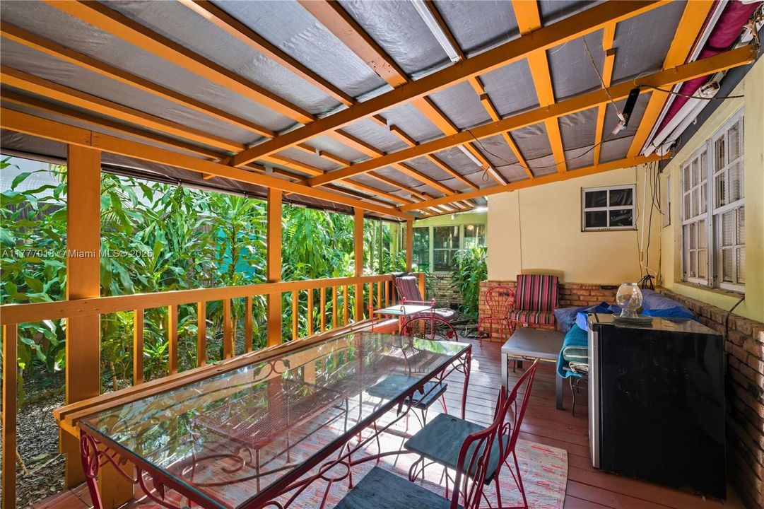 For Sale: $3,400,000 (0.38 acres)