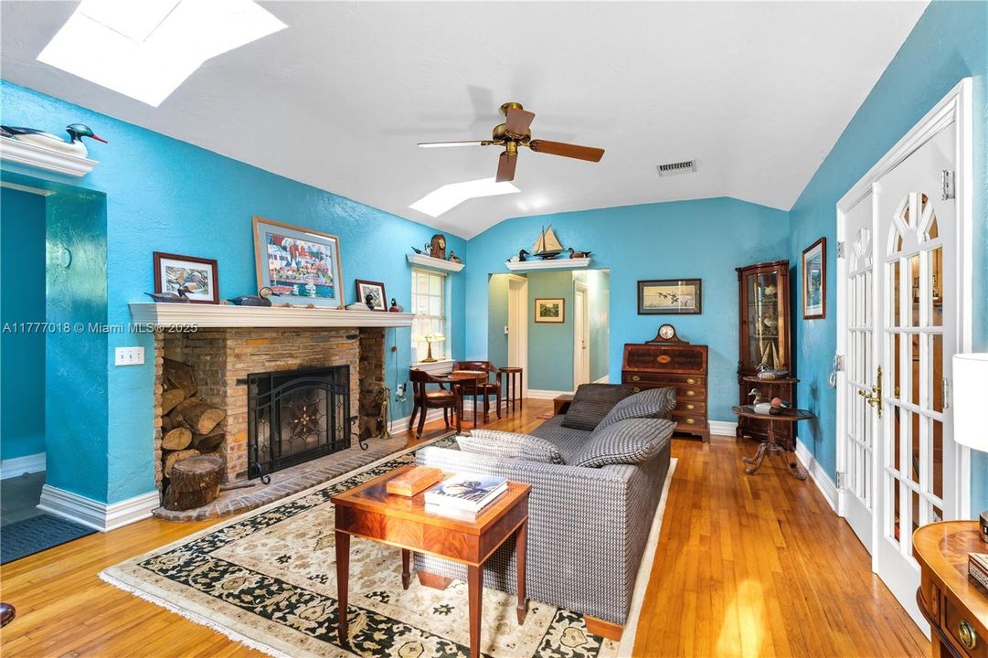 For Sale: $3,400,000 (0.38 acres)