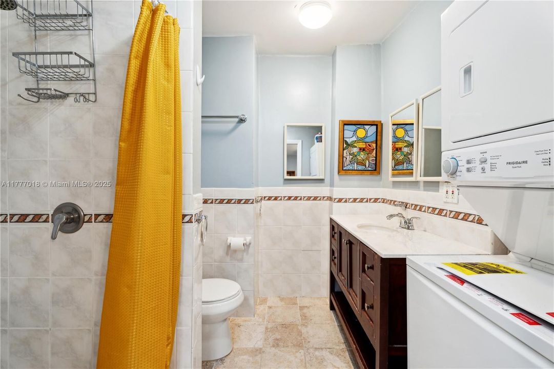 For Sale: $3,400,000 (0.38 acres)