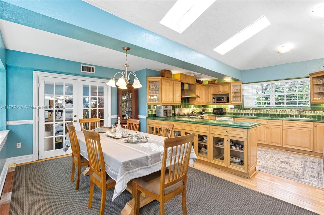 For Sale: $3,400,000 (0.38 acres)