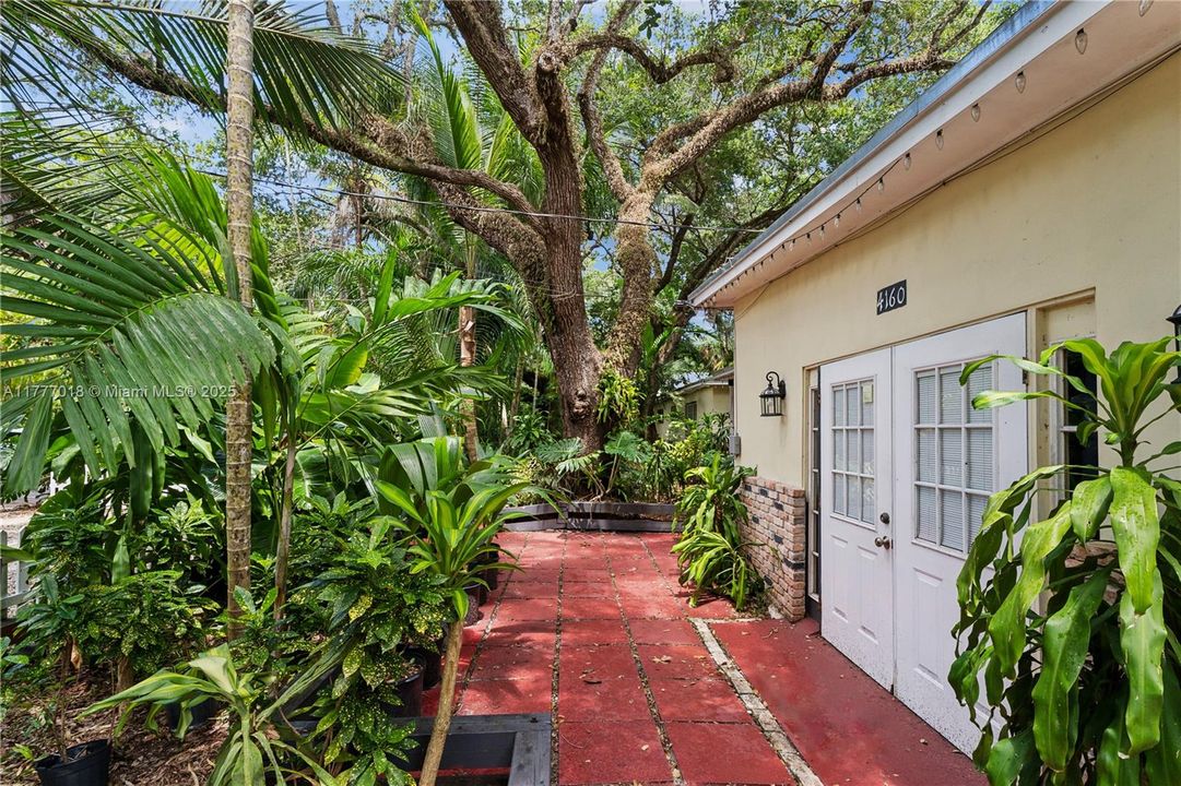 For Sale: $3,400,000 (0.38 acres)