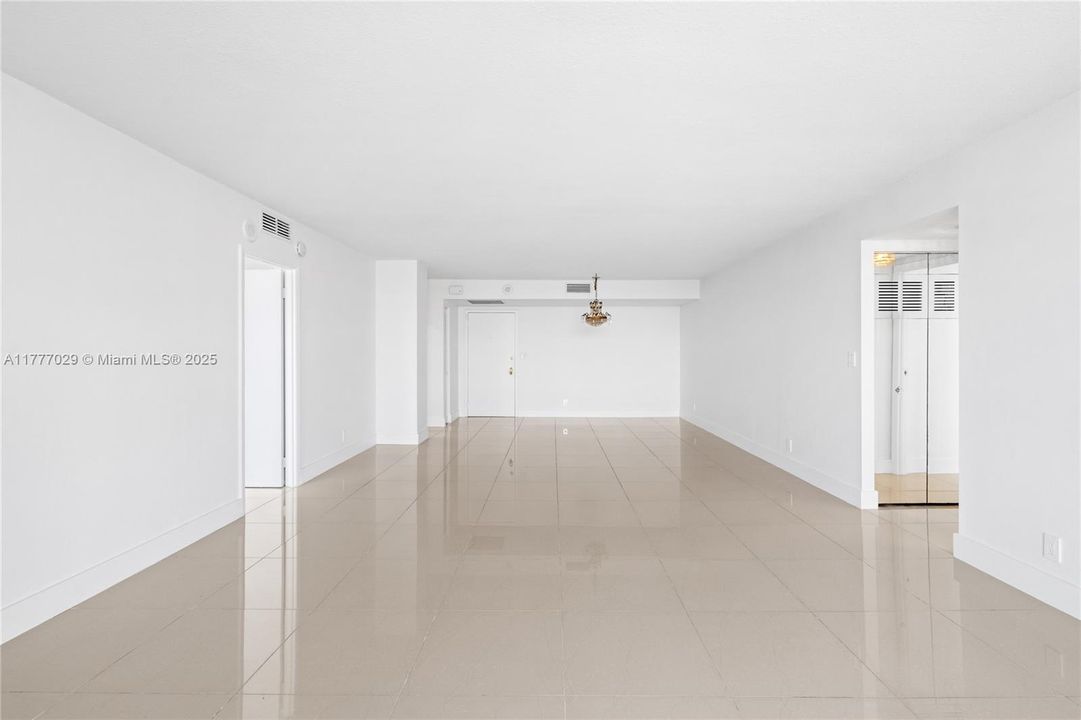 Vendido Recientemente: $289,000 (2 camas, 2 baños, 1400 Pies cuadrados)