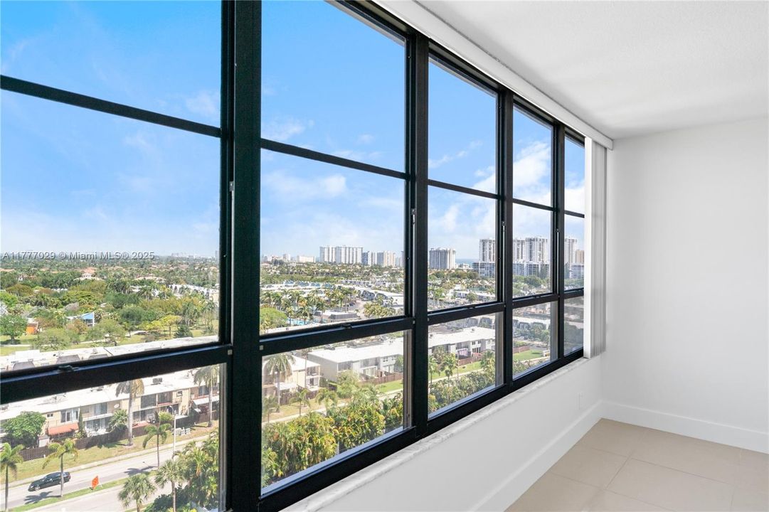 Vendido Recientemente: $289,000 (2 camas, 2 baños, 1400 Pies cuadrados)