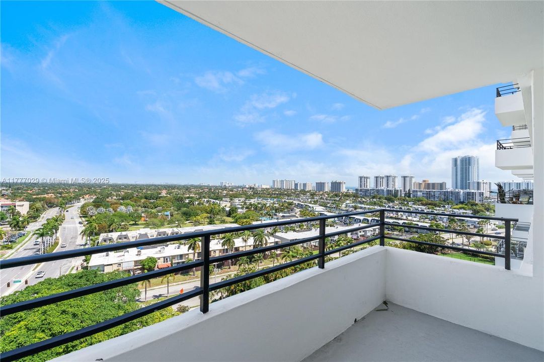 Vendido Recientemente: $289,000 (2 camas, 2 baños, 1400 Pies cuadrados)