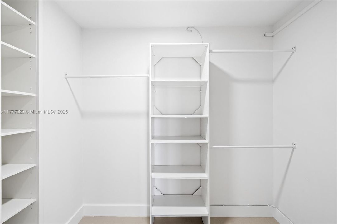 Vendido Recientemente: $289,000 (2 camas, 2 baños, 1400 Pies cuadrados)