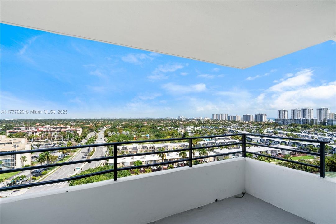 Vendido Recientemente: $289,000 (2 camas, 2 baños, 1400 Pies cuadrados)