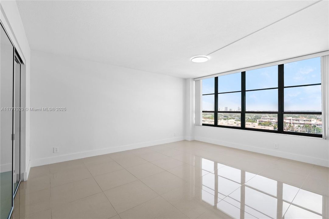 Vendido Recientemente: $289,000 (2 camas, 2 baños, 1400 Pies cuadrados)