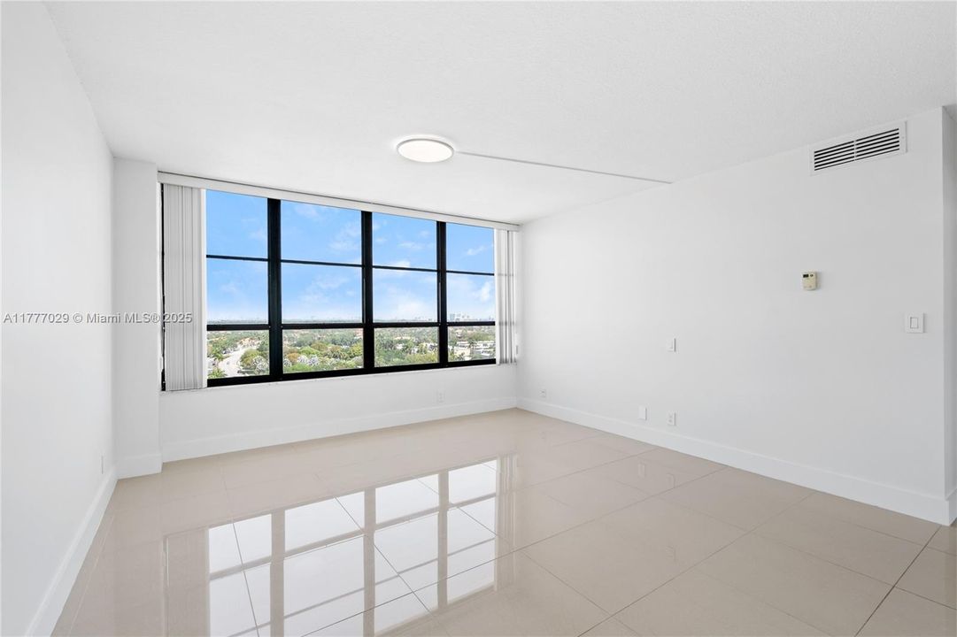 Vendido Recientemente: $289,000 (2 camas, 2 baños, 1400 Pies cuadrados)