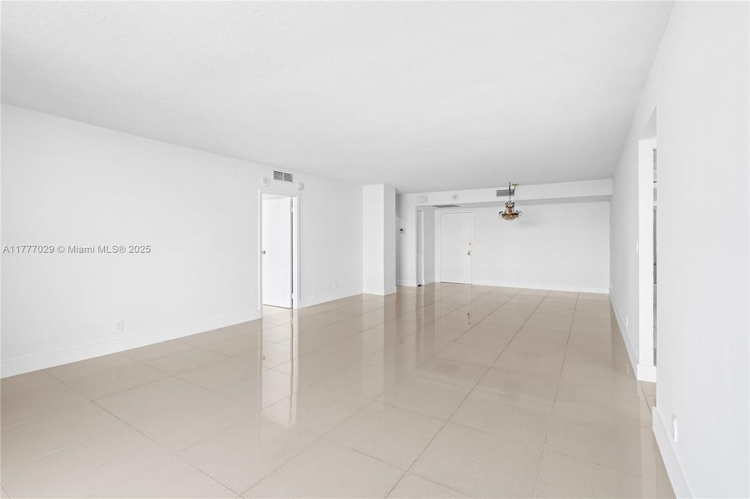 Vendido Recientemente: $289,000 (2 camas, 2 baños, 1400 Pies cuadrados)